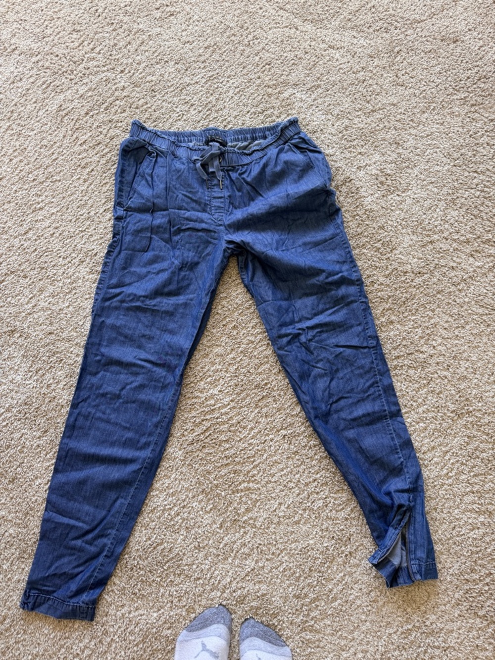 Theory Denim Elastic Waist Denim Joggers